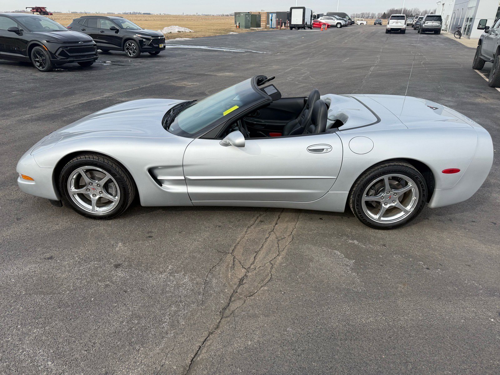 Used 2002 Chevrolet Corvette Convertible w/ Preferred Equipment Group1 RWD image 3