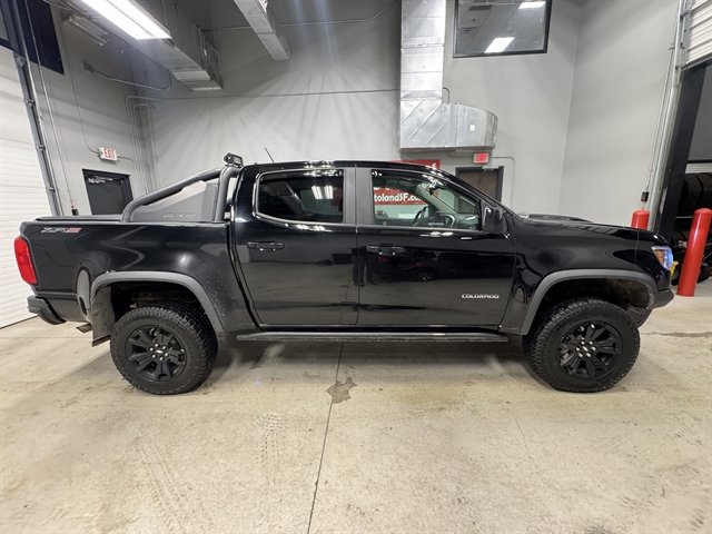 Used 2019 Chevrolet Colorado ZR2 w/ ZR2 Midnight Special Edition image 8