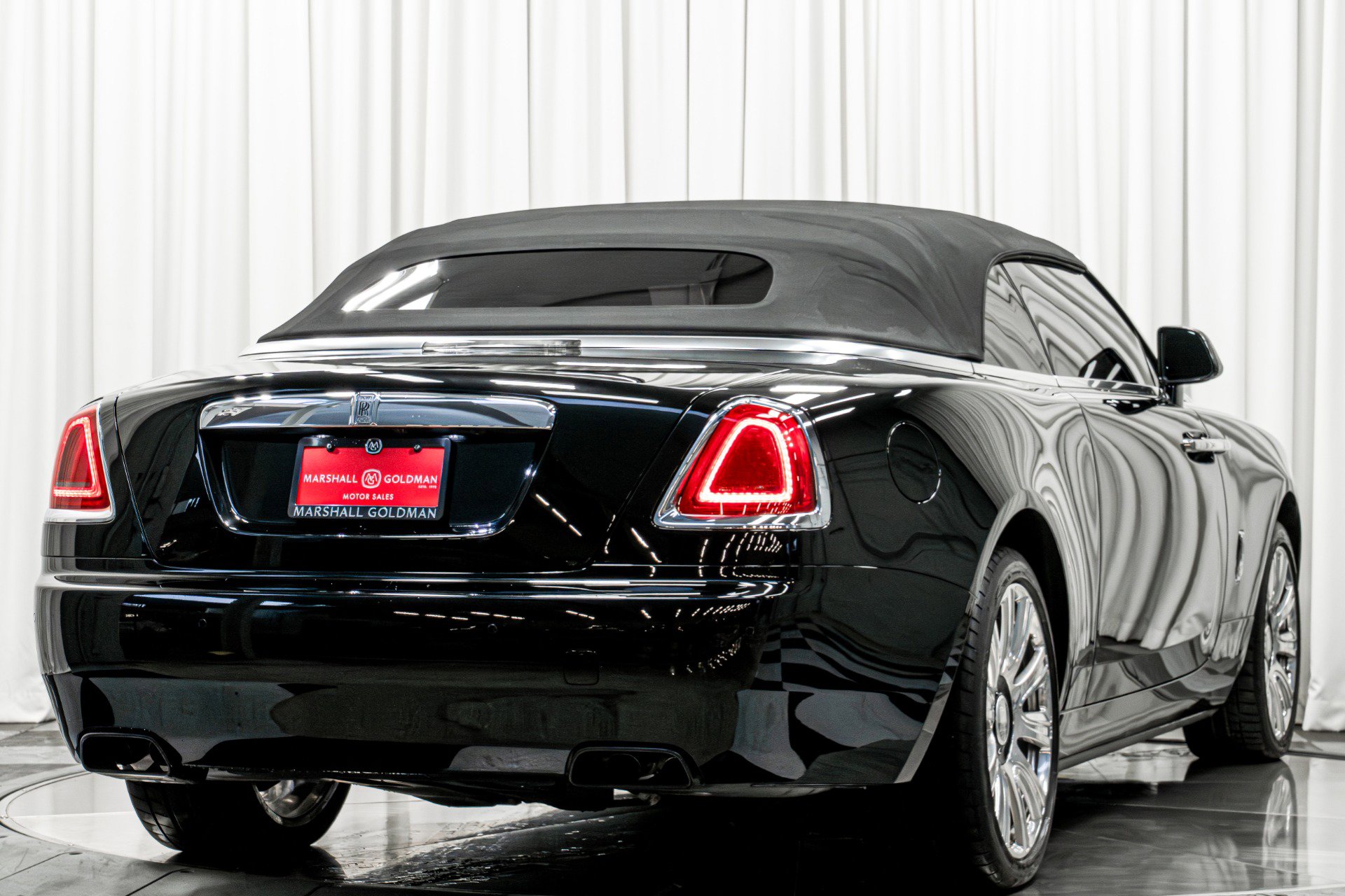 Used 2017 Rolls-Royce Dawn RWD image 47
