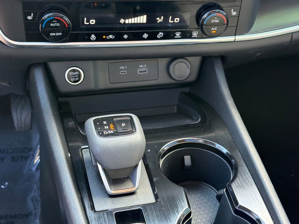 Used 2023 Nissan Rogue SV w/ SV Premium B Package image 30