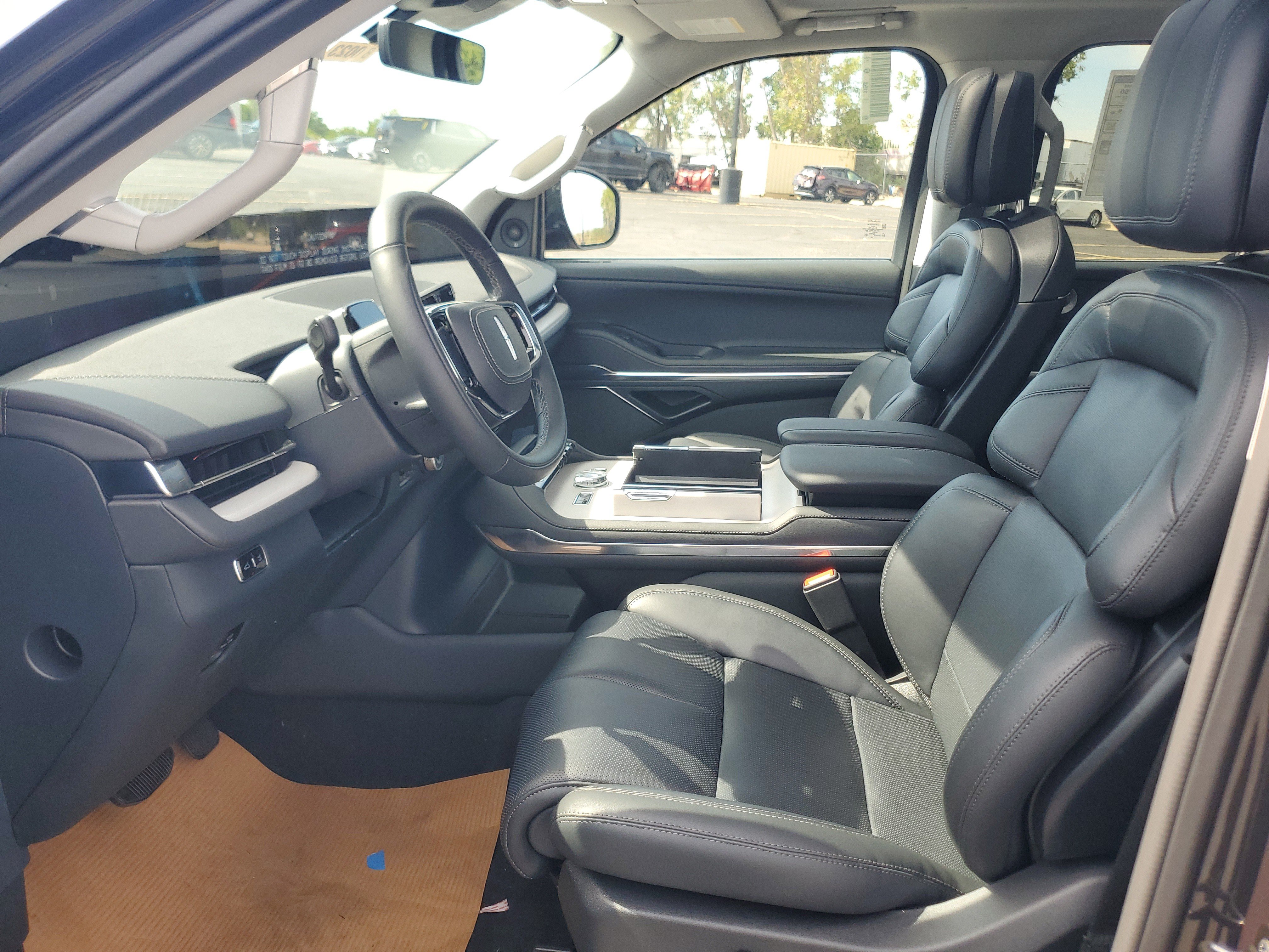 New 2027 Lincoln Navigator Reserve AWD/4WD image 12