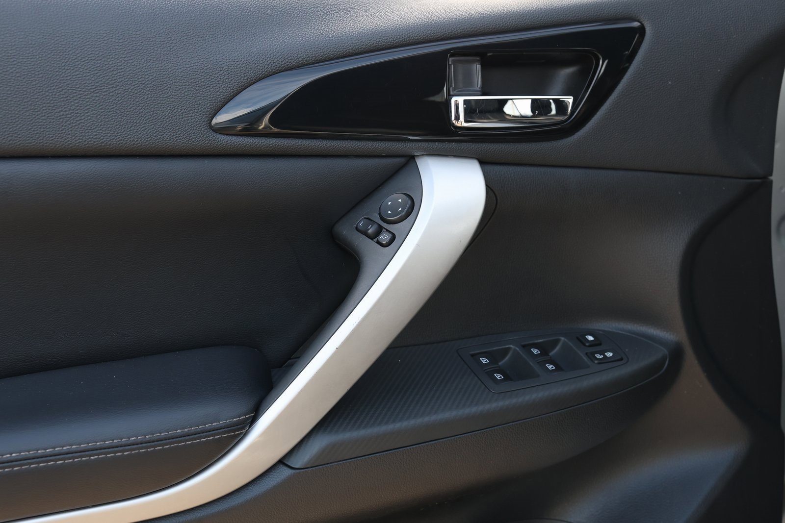 Used 2022 Mitsubishi Eclipse Cross SE image 28