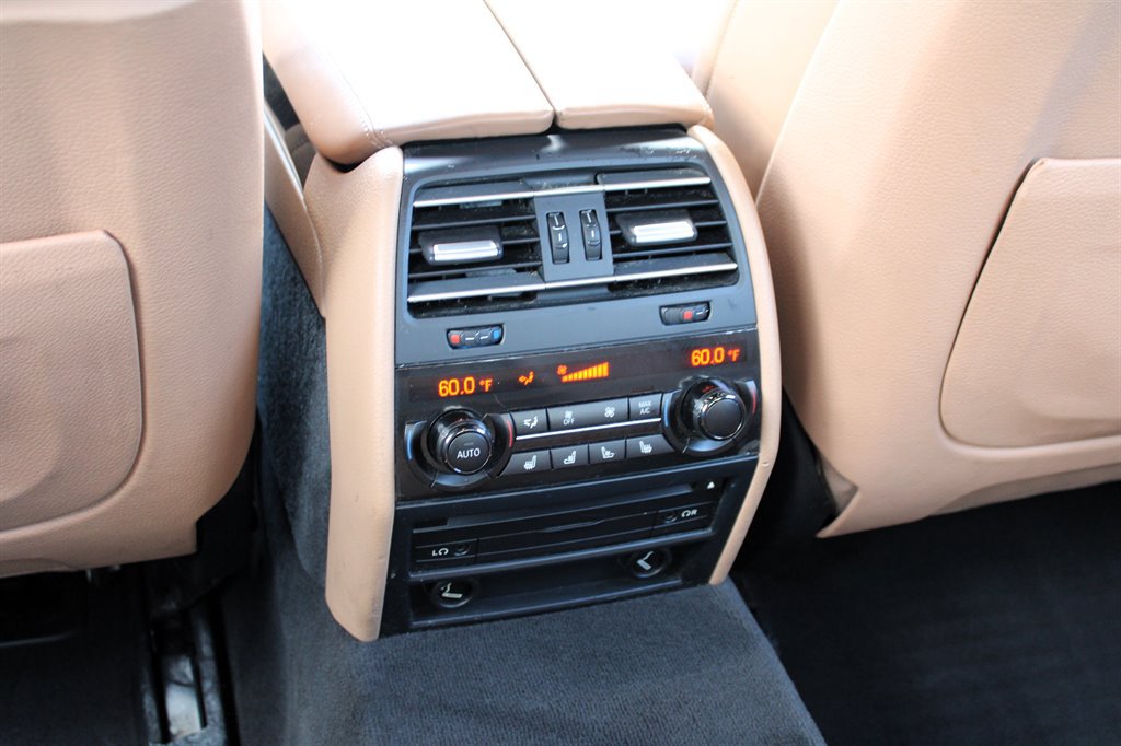 Used 2013 BMW 750Li RWD image 24