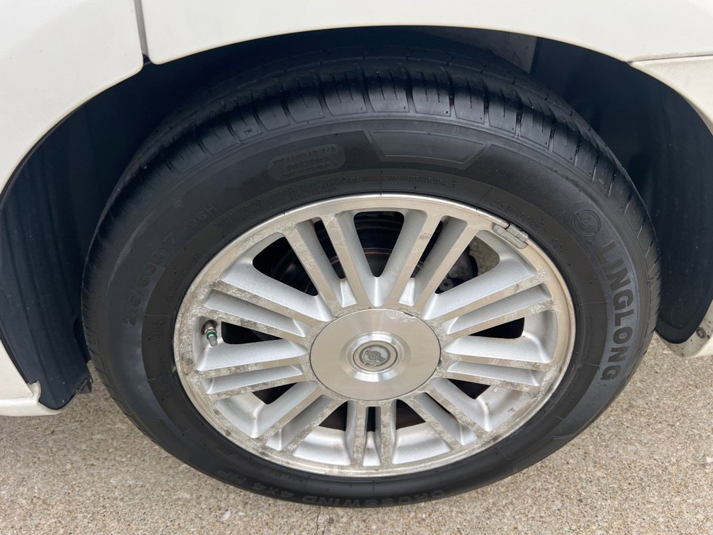 Used 2009 Chrysler Sebring Touring image 17