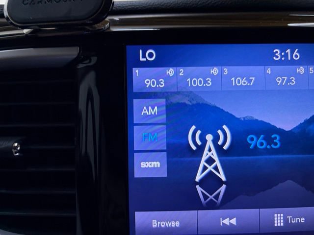 Used 2018 Chrysler Pacifica Touring-L FWD image 38
