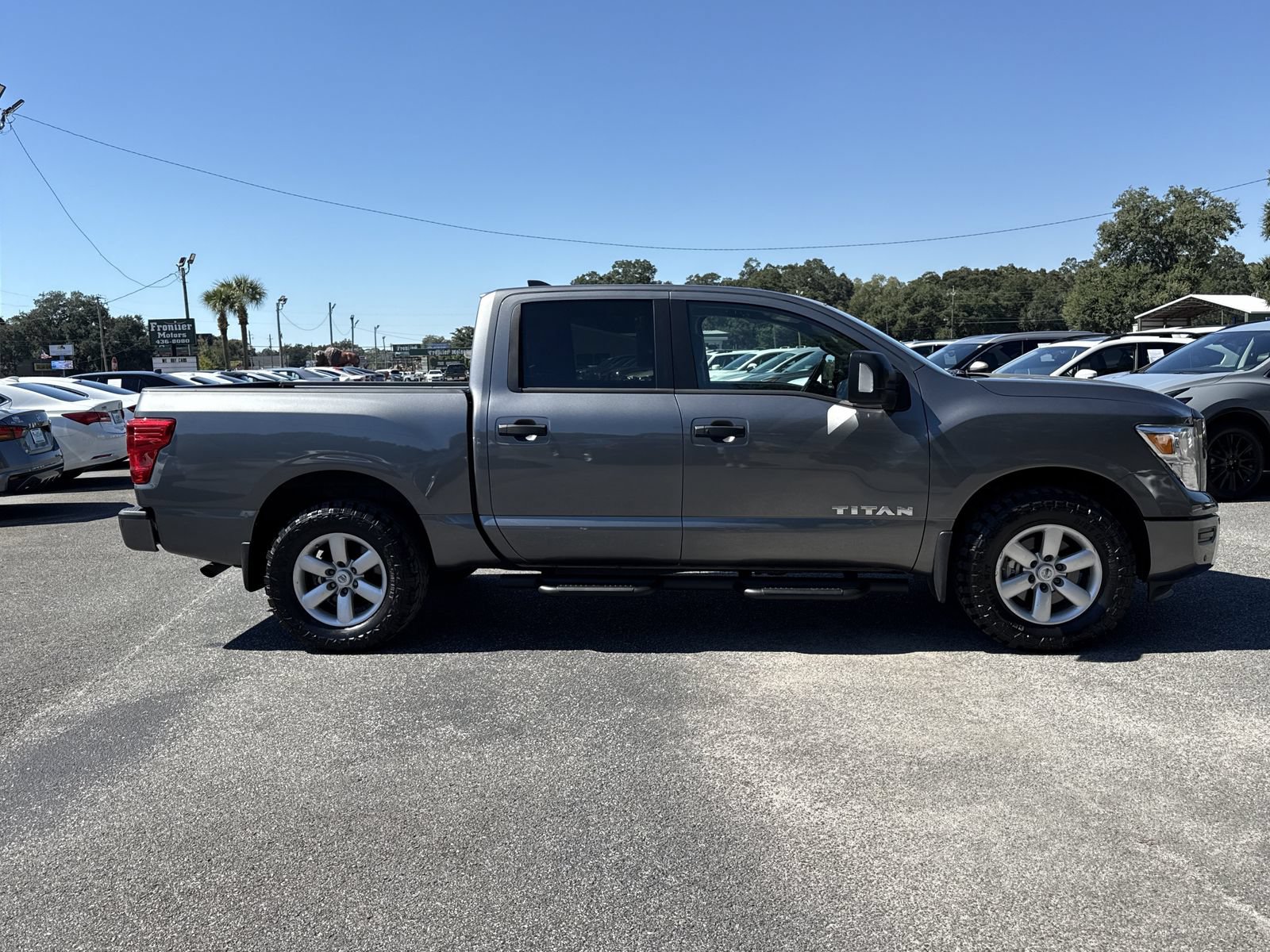 Used 2024 Nissan Titan SV w/ SV Convenience Package AWD/4WD image 6