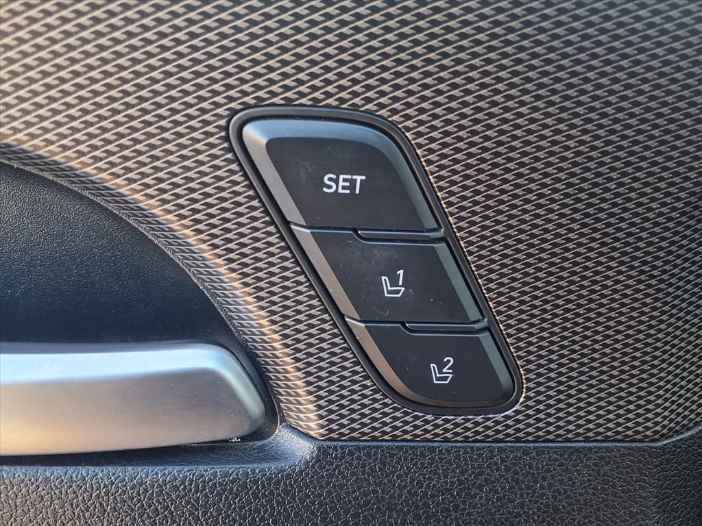 Used 2019 Hyundai Santa Fe FWD image 11