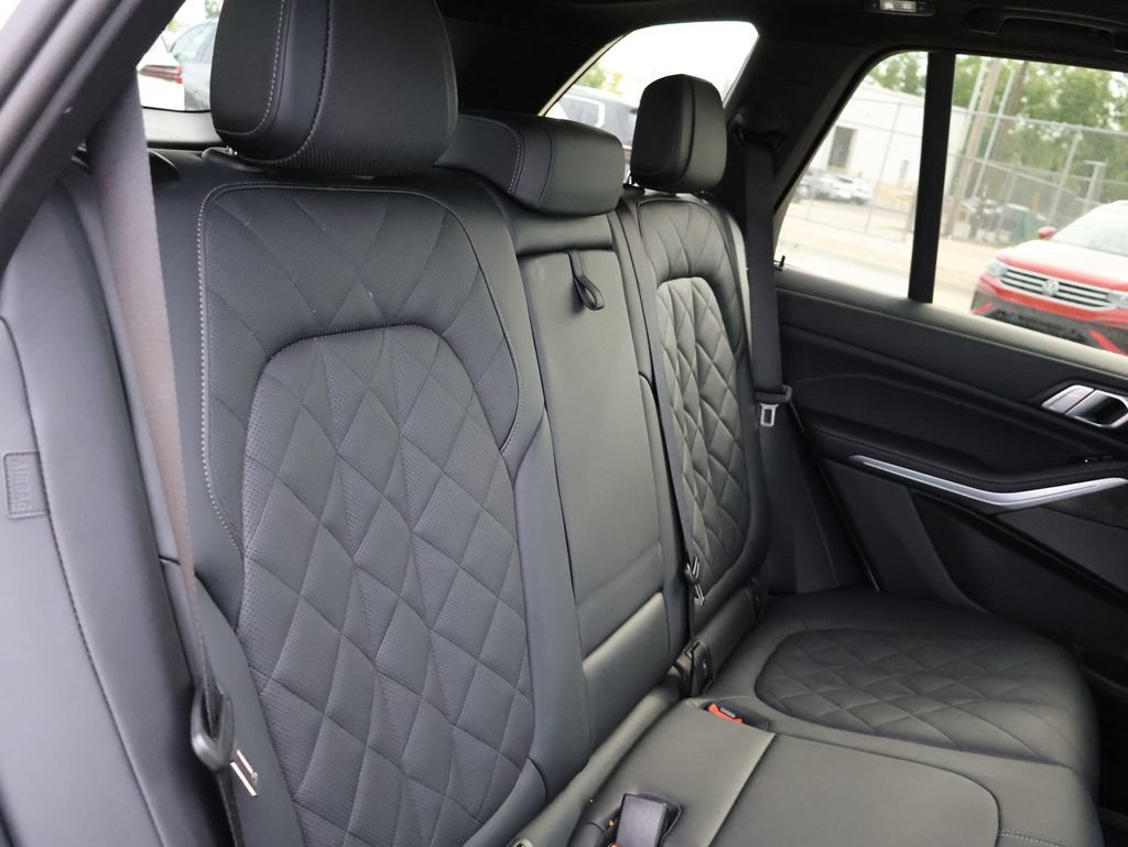Used 2026 BMW X5 xDrive40i AWD/4WD image 36