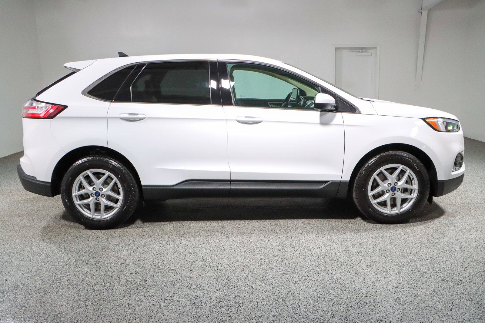 Used 2022 Ford Edge SEL w/ Convenience Package AWD/4WD image 6