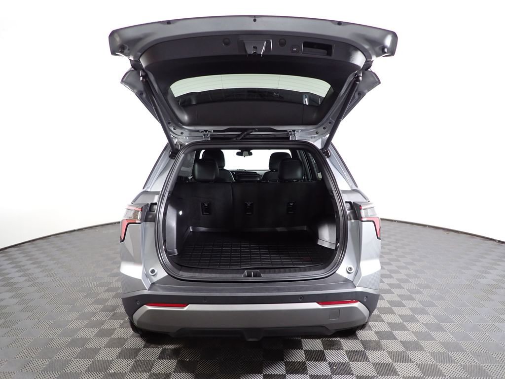 Used 2025 Chevrolet Equinox LT w/ Convenience Package II image 15