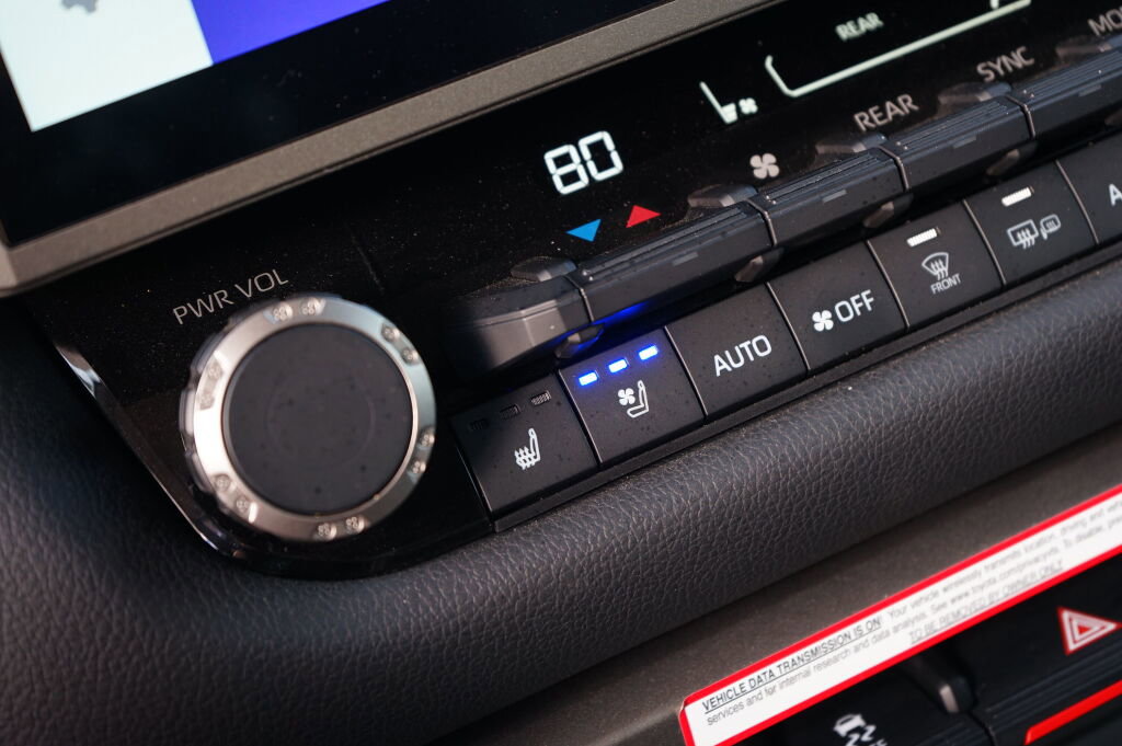 Used 2024 Toyota Sequoia Limited image 23