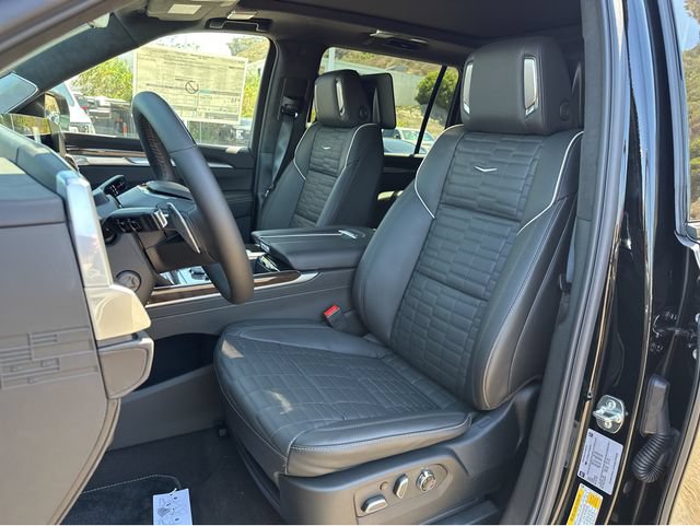 New 2026 Cadillac Escalade ESV Platinum Sport w/ LPO, ONYX Package AWD/4WD image 20