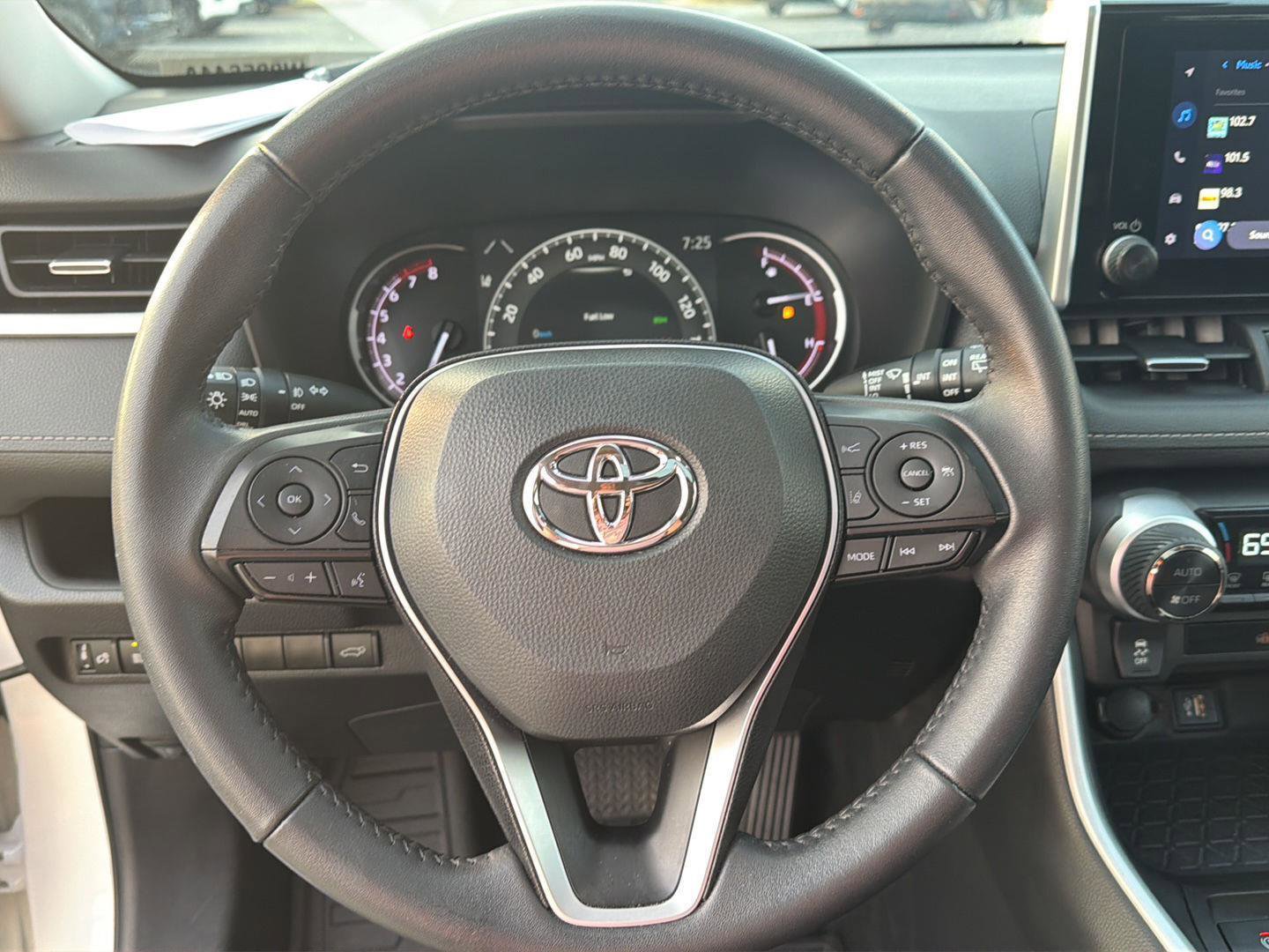 Certified 2024 Toyota RAV4 XLE Premium AWD/4WD image 20