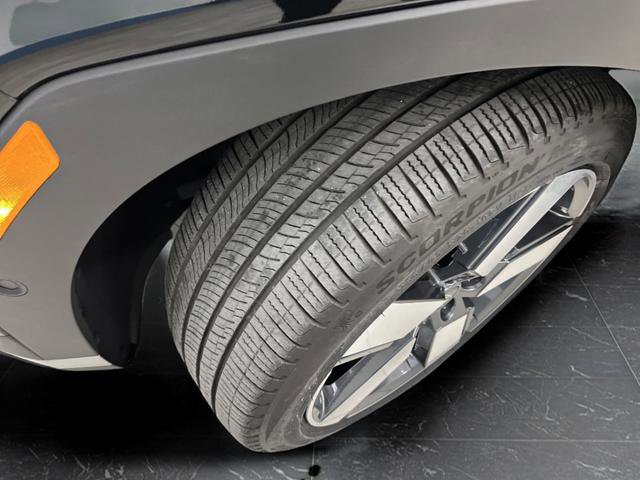 Used 2024 Hyundai Santa Fe Limited AWD/4WD image 41