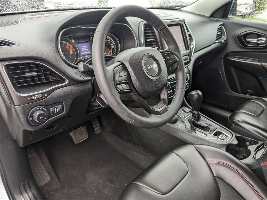 Used 2022 Jeep Cherokee Trailhawk image 12