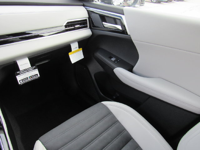 New 2026 Mitsubishi Outlander FWD image 20