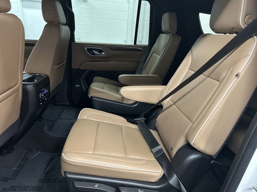 Used 2021 Chevrolet Suburban Premier w/ Premium Package image 21