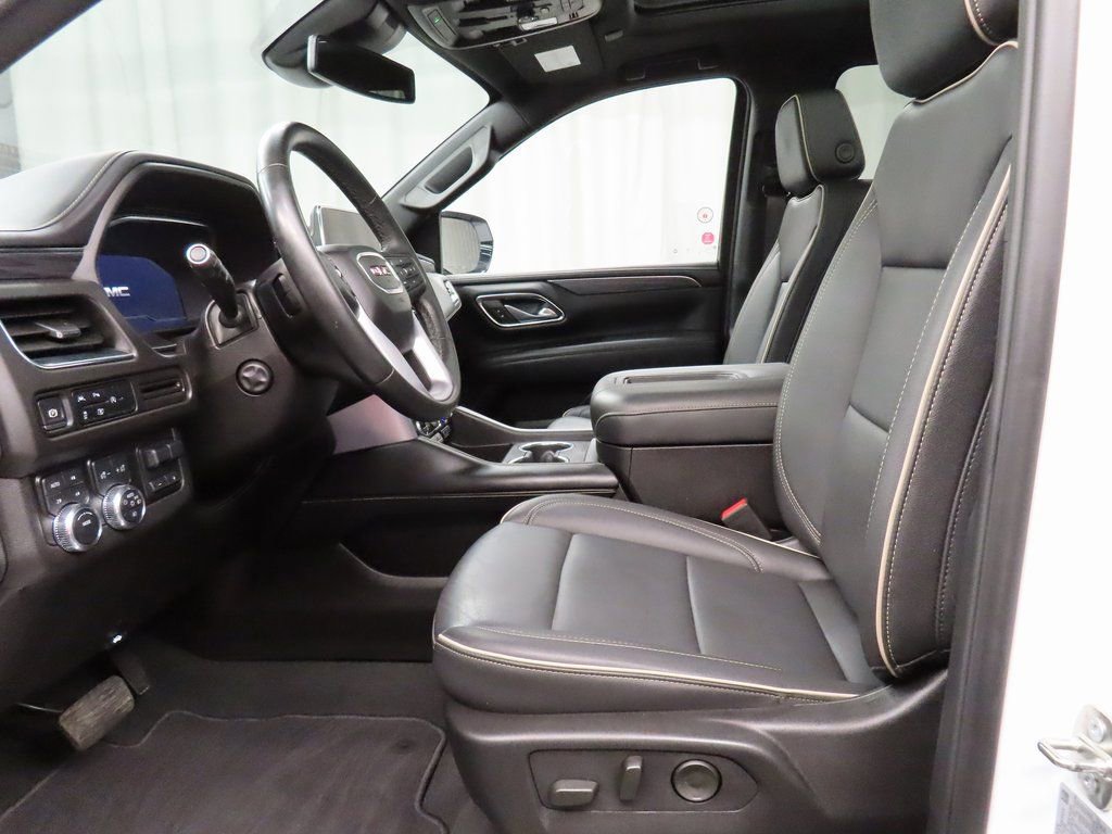 Used 2024 GMC Yukon XL SLT w/ SLT Premium Package image 9