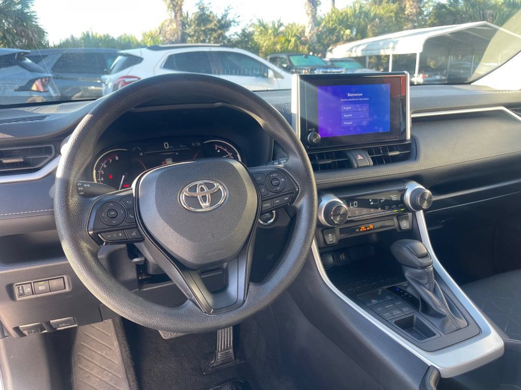 Used 2025 Toyota RAV4 XLE AWD/4WD image 14