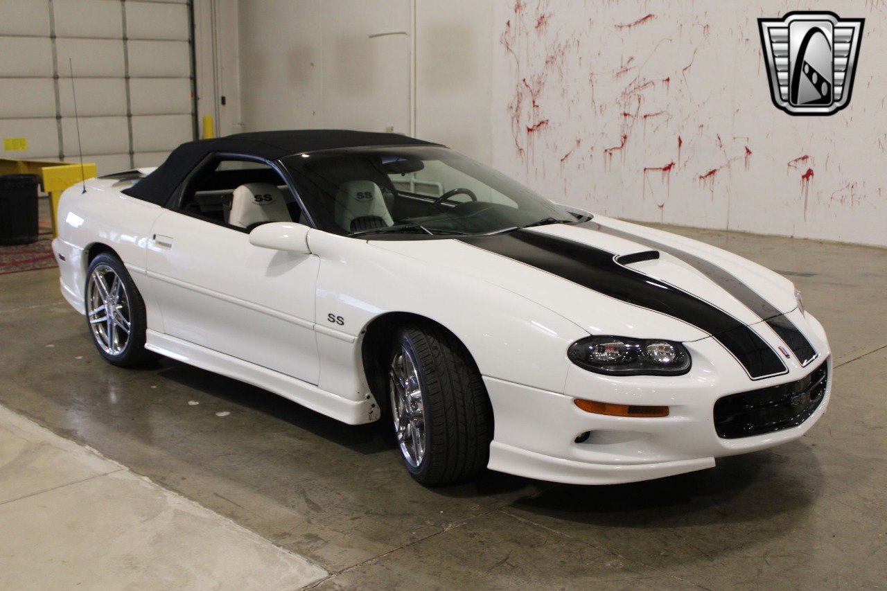 Used 2001 Chevrolet Camaro Z28 w/ SS Performance/Appearance Pkg image 12