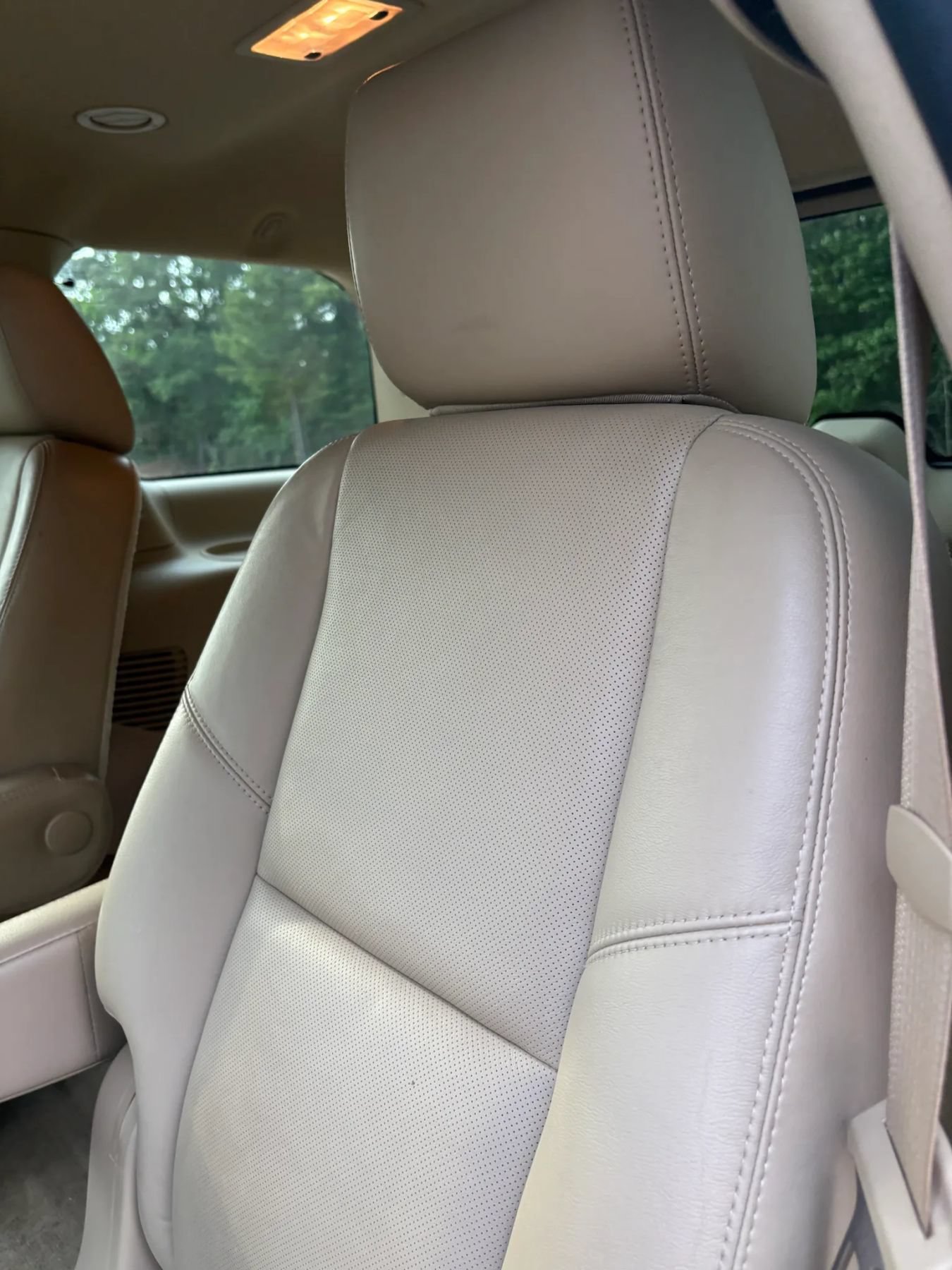 Used 2011 Cadillac Escalade Premium AWD/4WD image 20