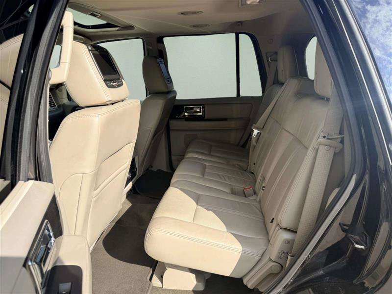 Used 2016 Lincoln Navigator Select AWD/4WD image 16