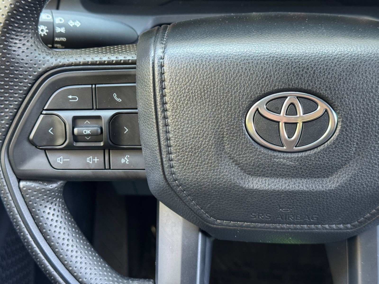 Used 2024 Toyota Tacoma SR image 17