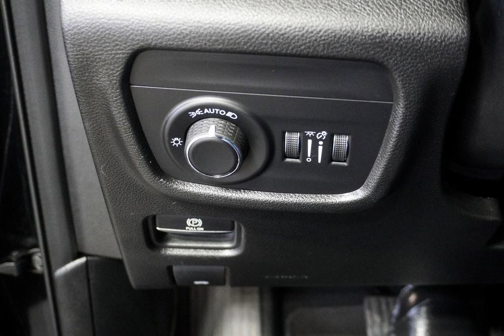 Used 2023 Jeep Grand Cherokee Altitude image 27