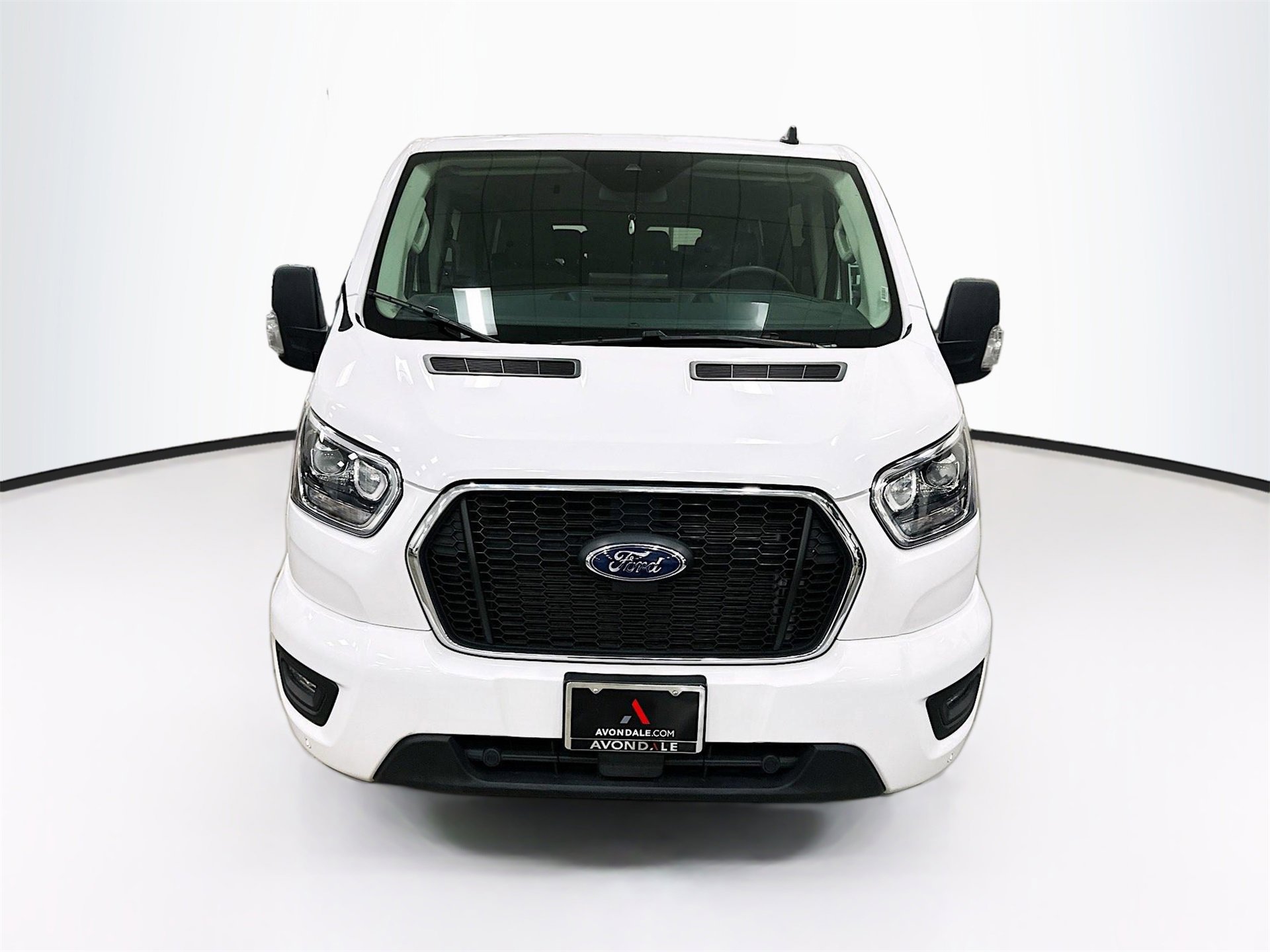 Used 2023 Ford Transit 350 XLT image 2