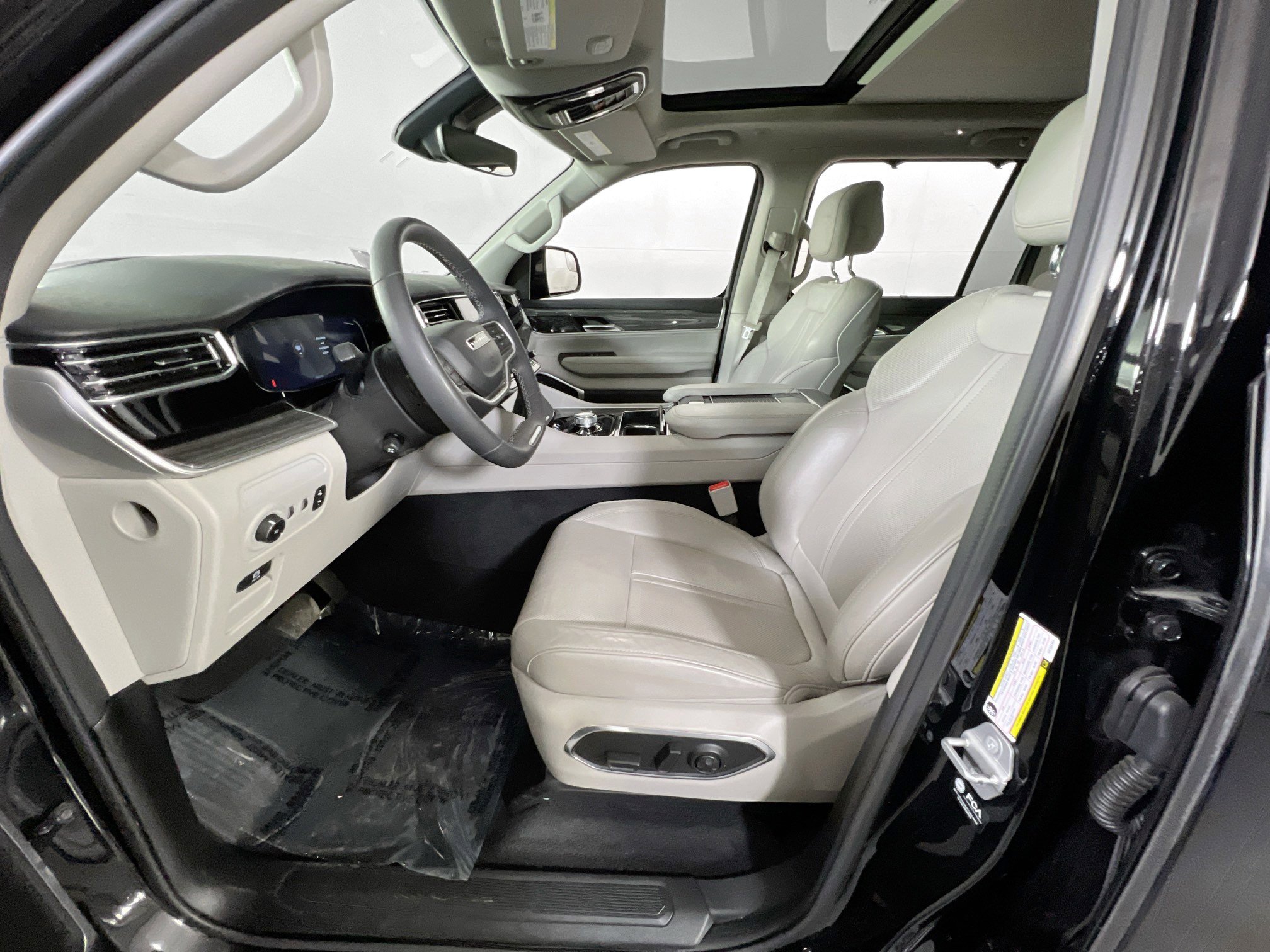 Used 2022 Jeep Wagoneer Series II w/ Convenience Group I image 21