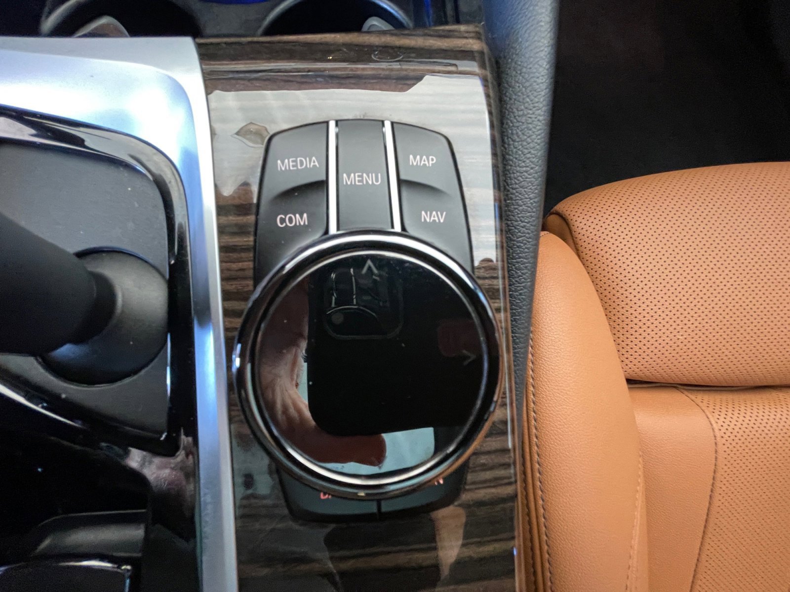 Used 2023 BMW 530i xDrive w/ Executive Package image 23