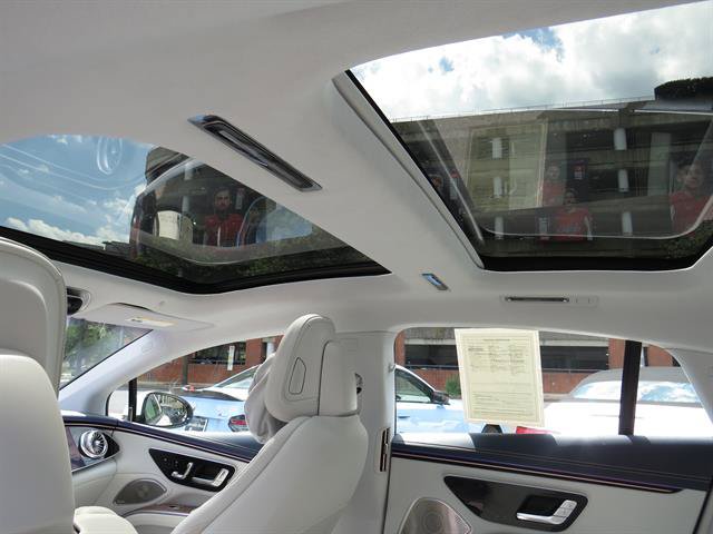Certified 2023 Mercedes-Benz EQS 580 4MATIC Sedan w/ Manufactur Interior Package image 23