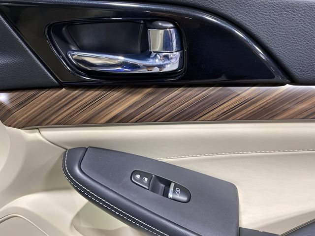 Certified 2016 Nissan Maxima Platinum FWD image 30