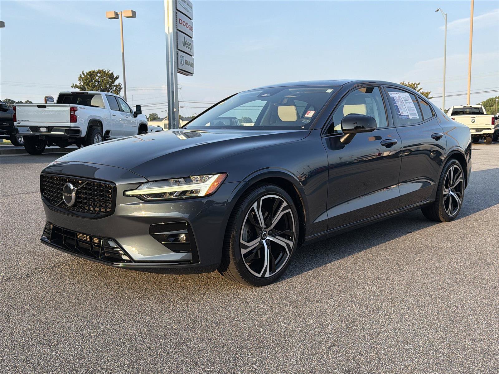 Used 2023 Volvo S60 B5 Core FWD video 2