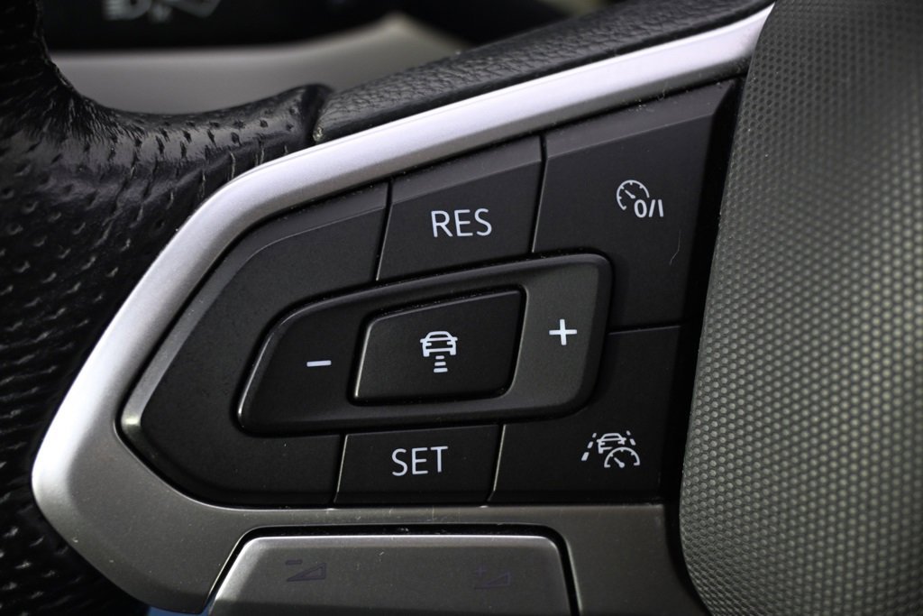 Used 2021 Volkswagen Atlas SEL Premium image 34