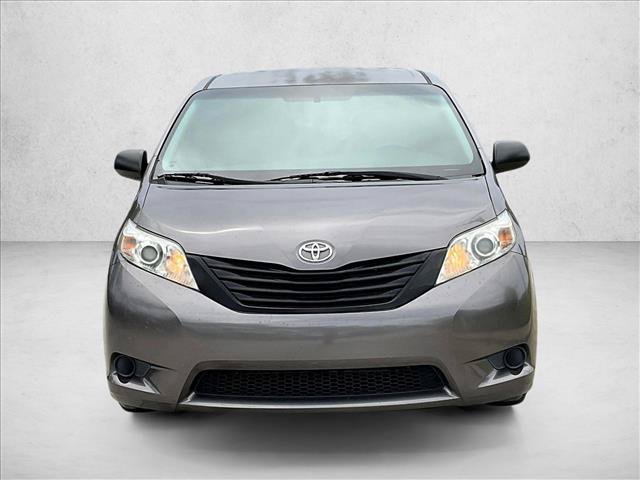 Used 2017 Toyota Sienna L FWD image 3