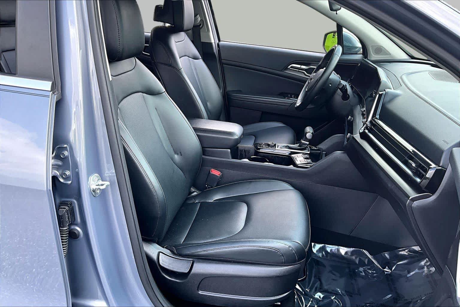 Used 2024 Kia Sportage EX FWD image 9