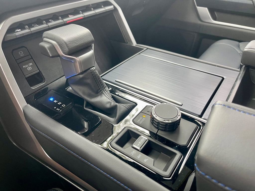 Used 2025 Toyota Sequoia Platinum image 16