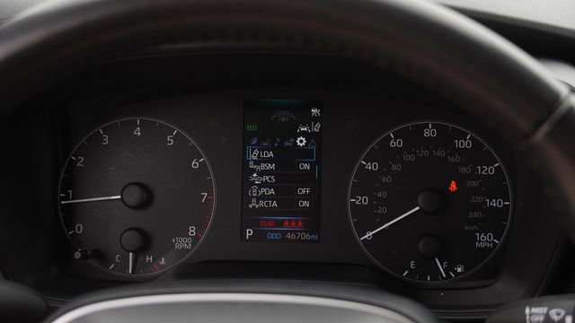 Used 2024 Toyota Corolla SE w/ SE Premium Package image 29