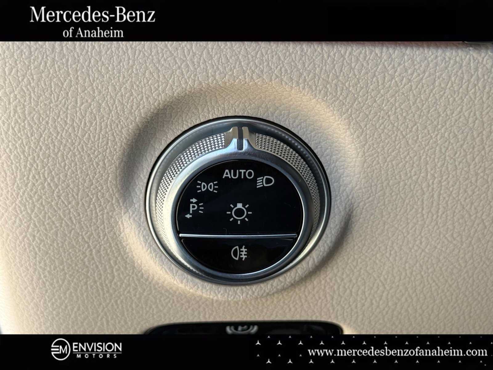 Used 2024 Mercedes-Benz C 300 Sedan image 29