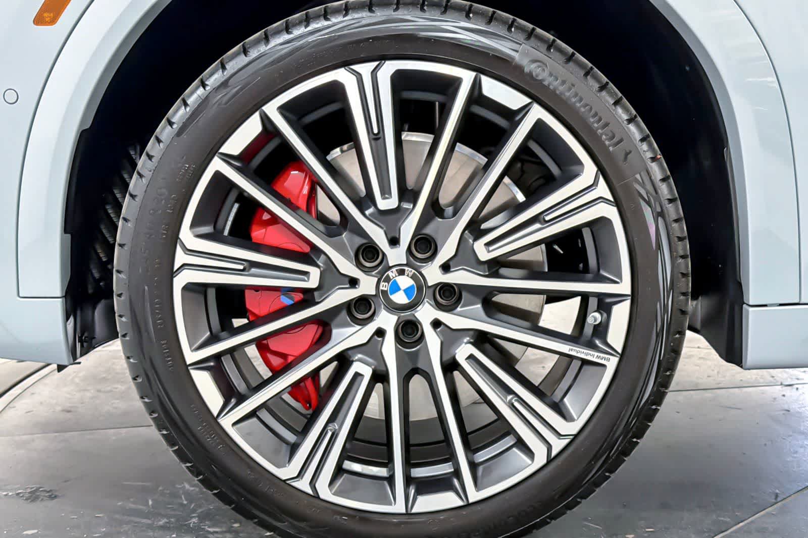 Used 2025 BMW X2 xDrive28i w/ M Sport Package image 26