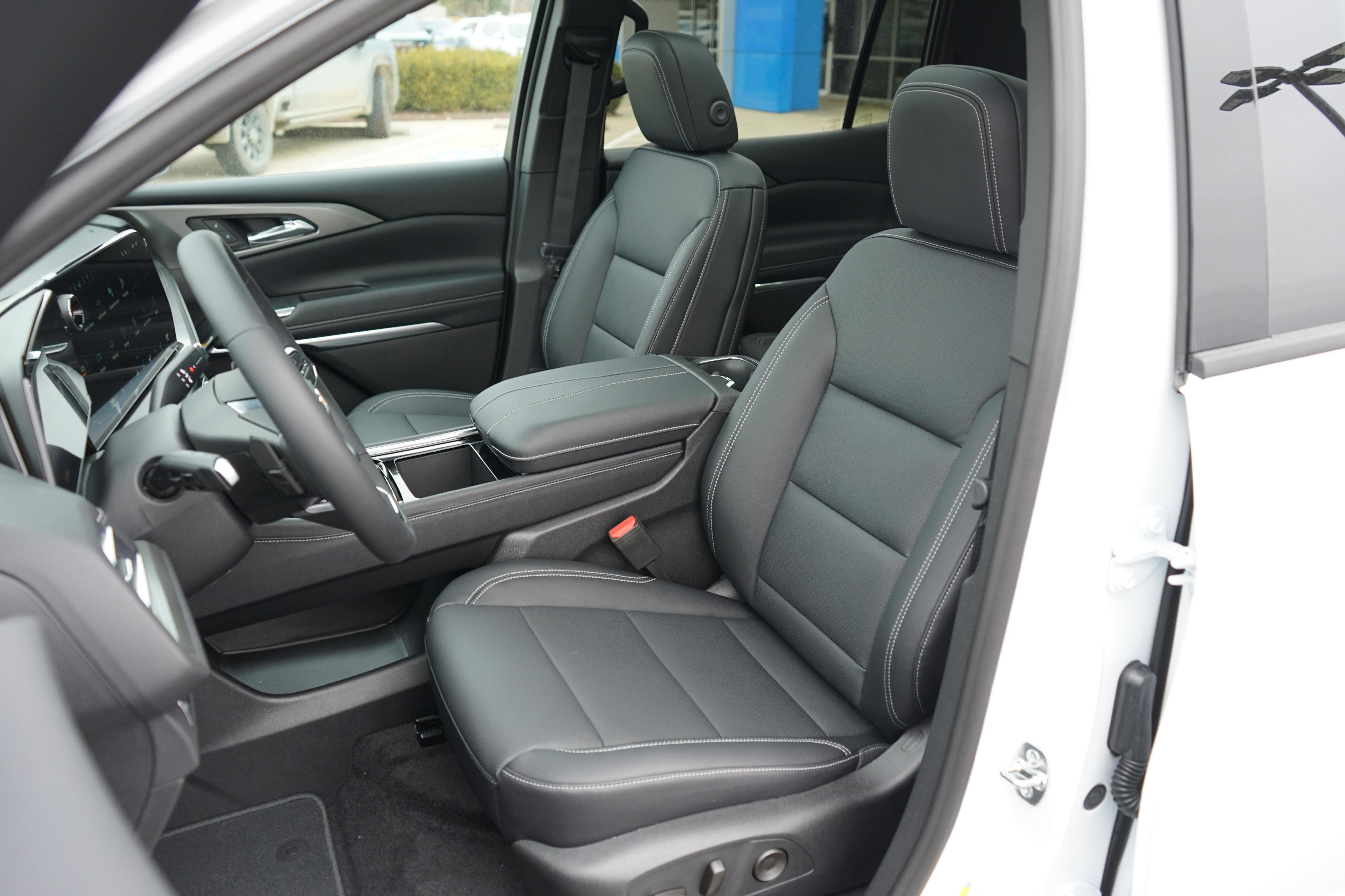 New 2026 Chevrolet Traverse LT w/ Sun and Wheel Package image 9