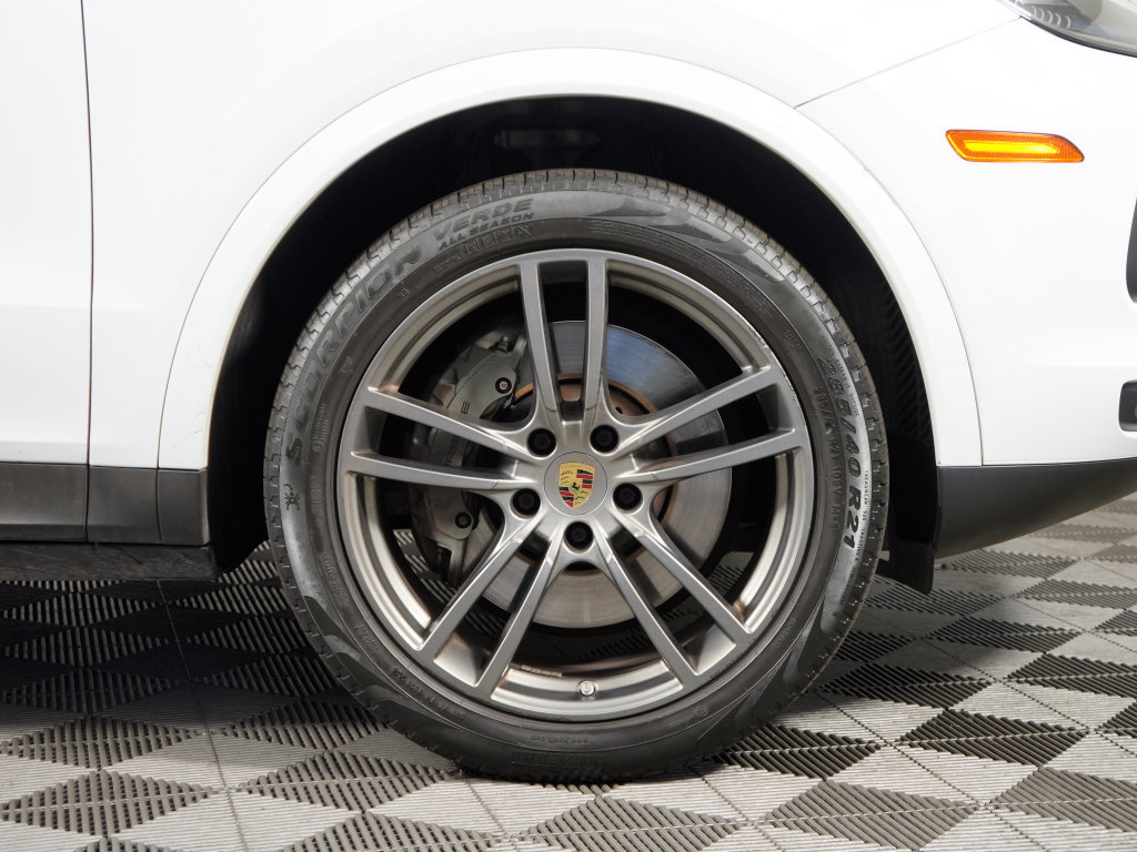 Certified 2020 Porsche Cayenne S AWD/4WD image 16