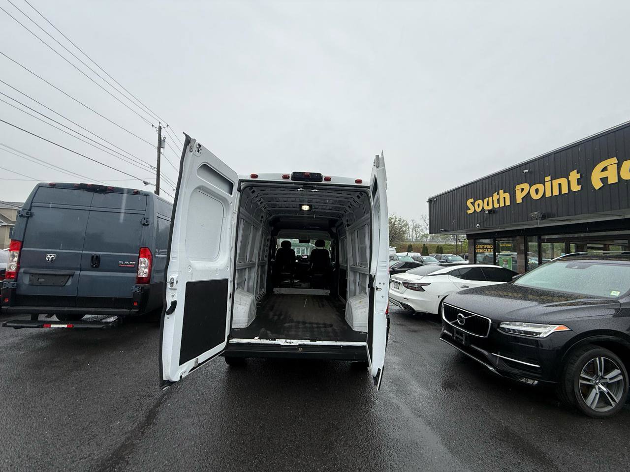 Used 2025 RAM ProMaster 2500 w/ Convenience Group FWD image 10