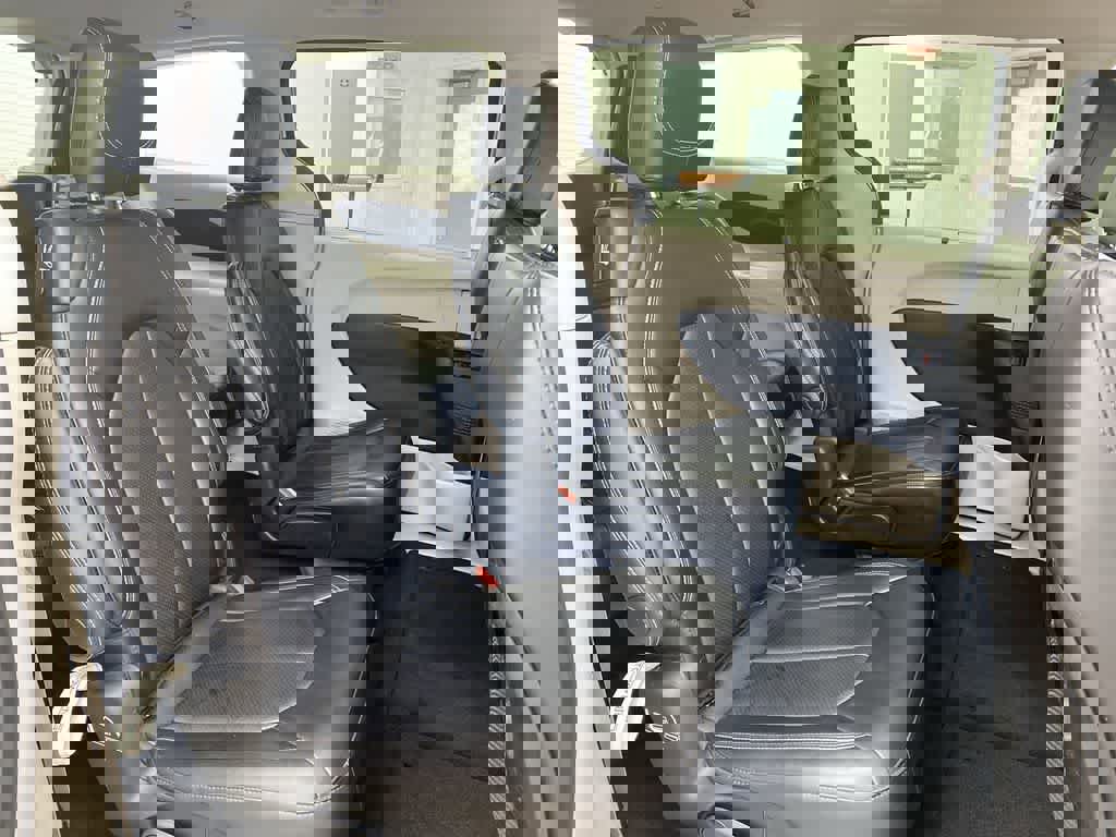 Used 2024 Chrysler Pacifica Touring-L image 19