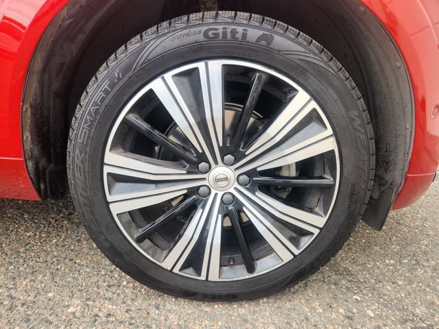 Certified 2023 Volvo XC60 B5 Plus AWD/4WD image 19