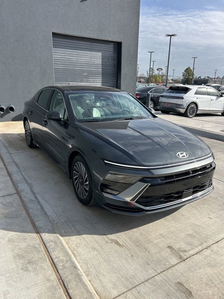 New 2026 Hyundai Sonata Limited FWD image 3