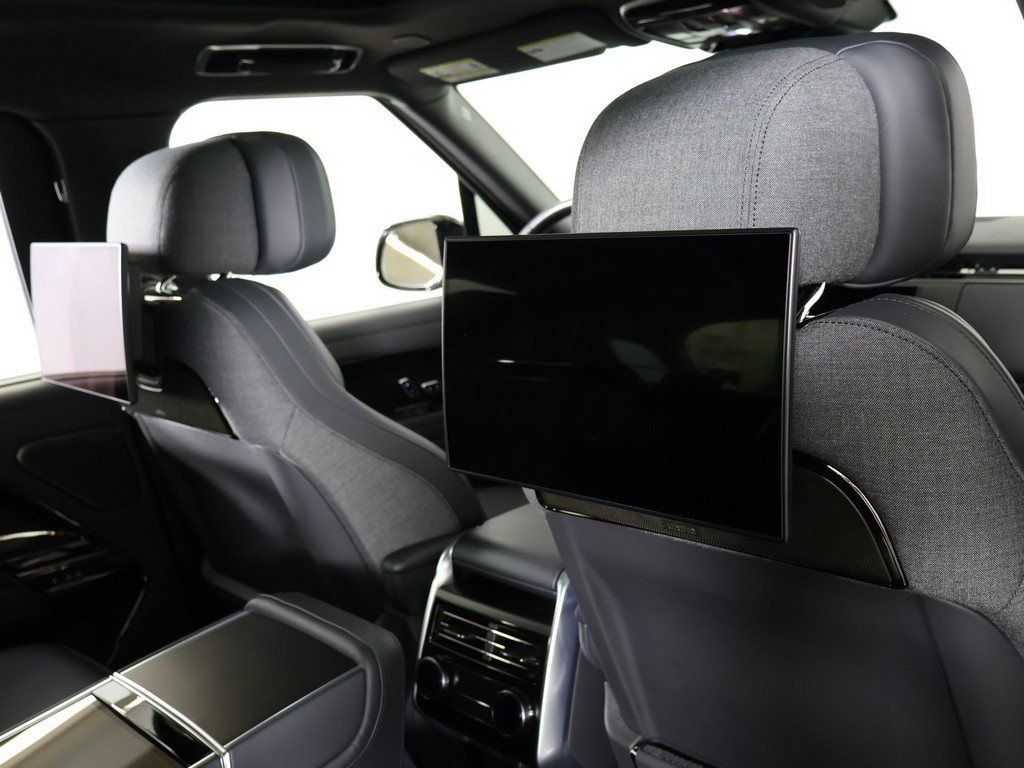 Used 2023 Land Rover Range Rover SV image 25