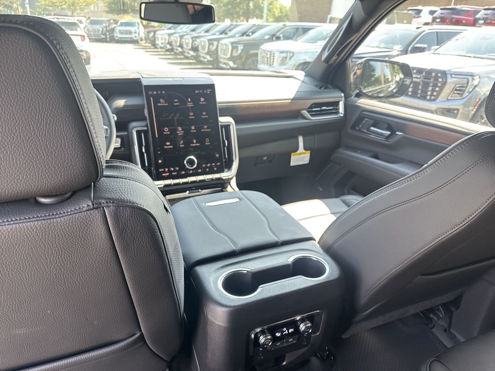 New 2026 GMC Yukon Denali w/ Sun & Power Step Package AWD/4WD image 20