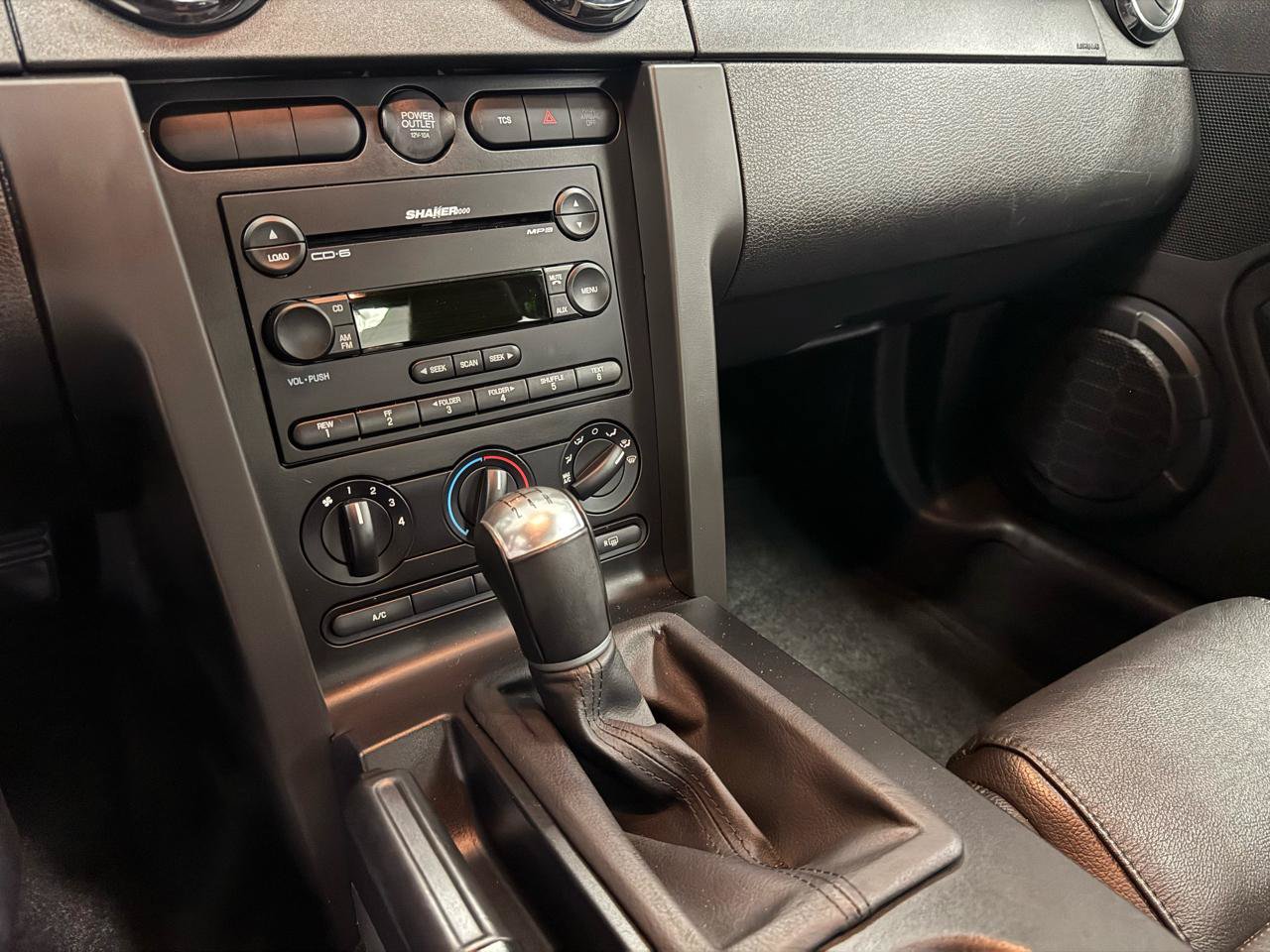 Used 2005 Ford Mustang GT Premium RWD image 28